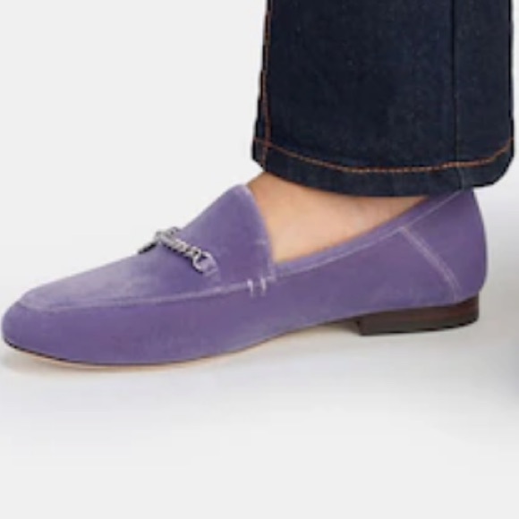 COACH 
Women  leather Shoes Hanna Loafer
 color plum new with box.   #14 - Picture 7 of 10
